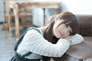 爱上海：Seeking Friends and Faith Under Shanghai's Sky